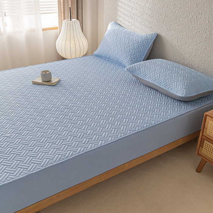 91家纺网 家纺一手货源 找家纺 欧邦 2025新款四季款纯色水洗棉夹棉床笠床垫保护罩-场景一 条格-天蓝