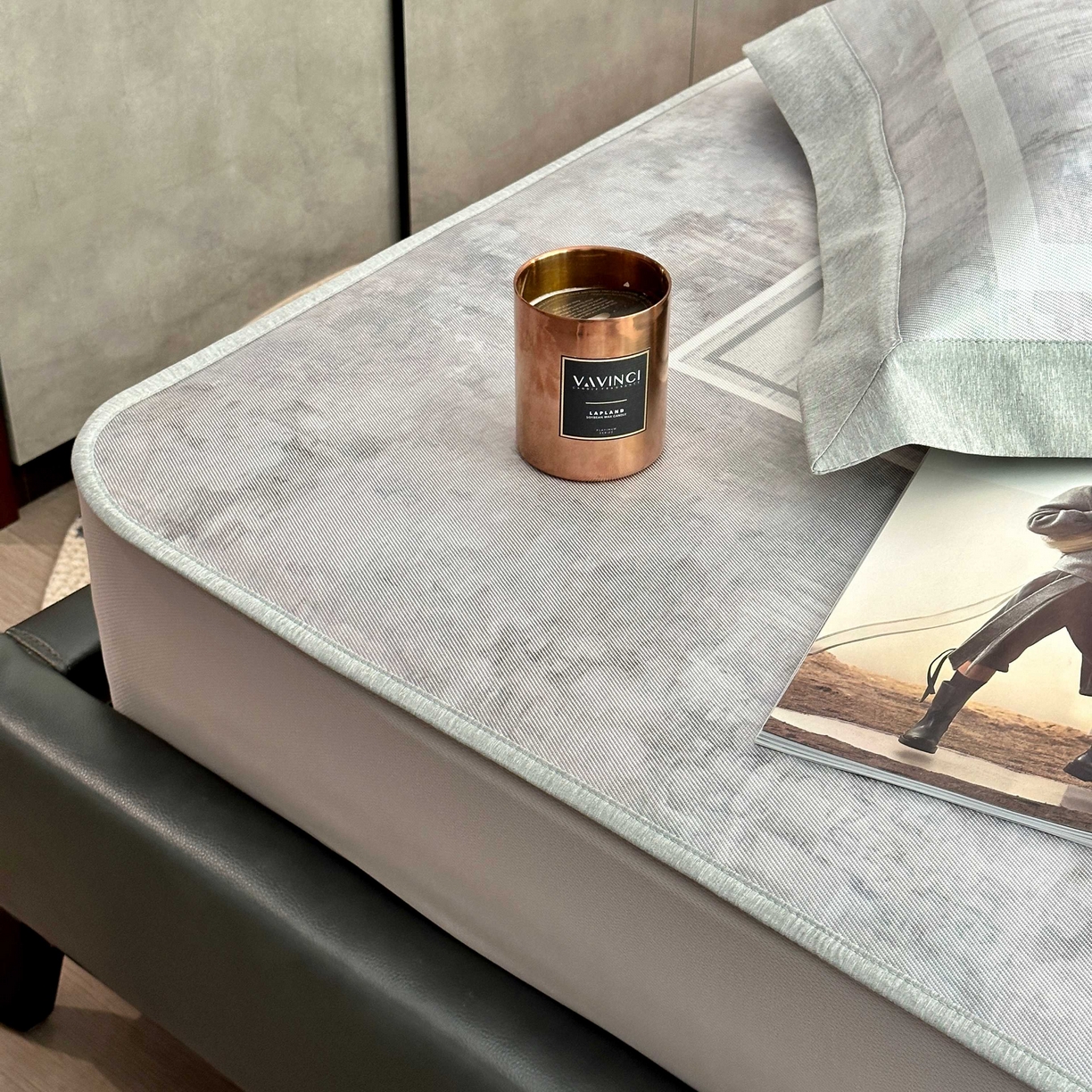 91家纺网 家纺一手货源 找家纺 JUICY 橘滋家纺 2025新款夏日高端轻奢数码冰丝奢简高级凉席床笠 巴黎暮色