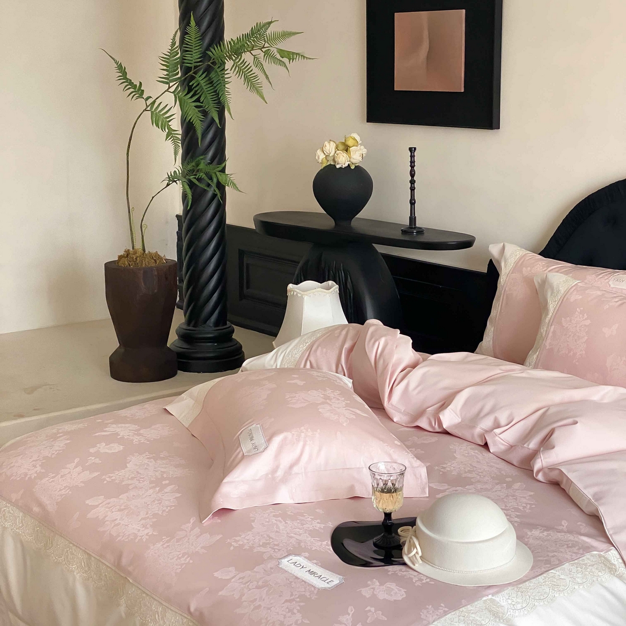 91家纺网 家纺一手货源 找家纺 2025新款高支数提花绣花四件套-“伊莎贝尔”系列 伊莎贝尔-蔷薇粉