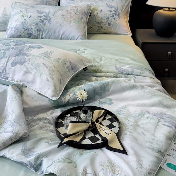 91家纺网 家纺一手货源 找家纺 洺兰家居 2025春夏新款100支莱赛尔天丝贡缎数码印花麻绳款四件套高端礼盒 远山黛兰绿