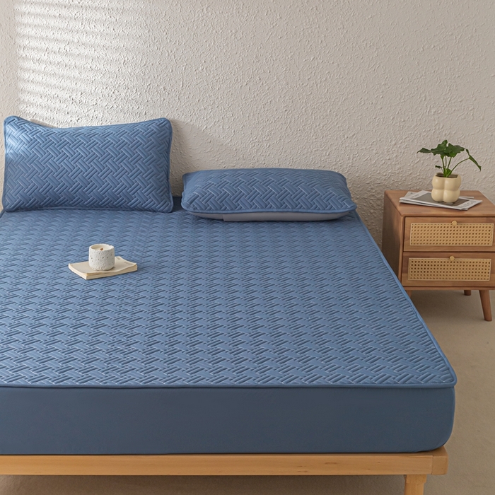 91家纺网 家纺一手货源 找家纺 欧邦 2025新款四季款纯色水洗棉夹棉床笠床垫保护罩-场景一 条格-宝蓝