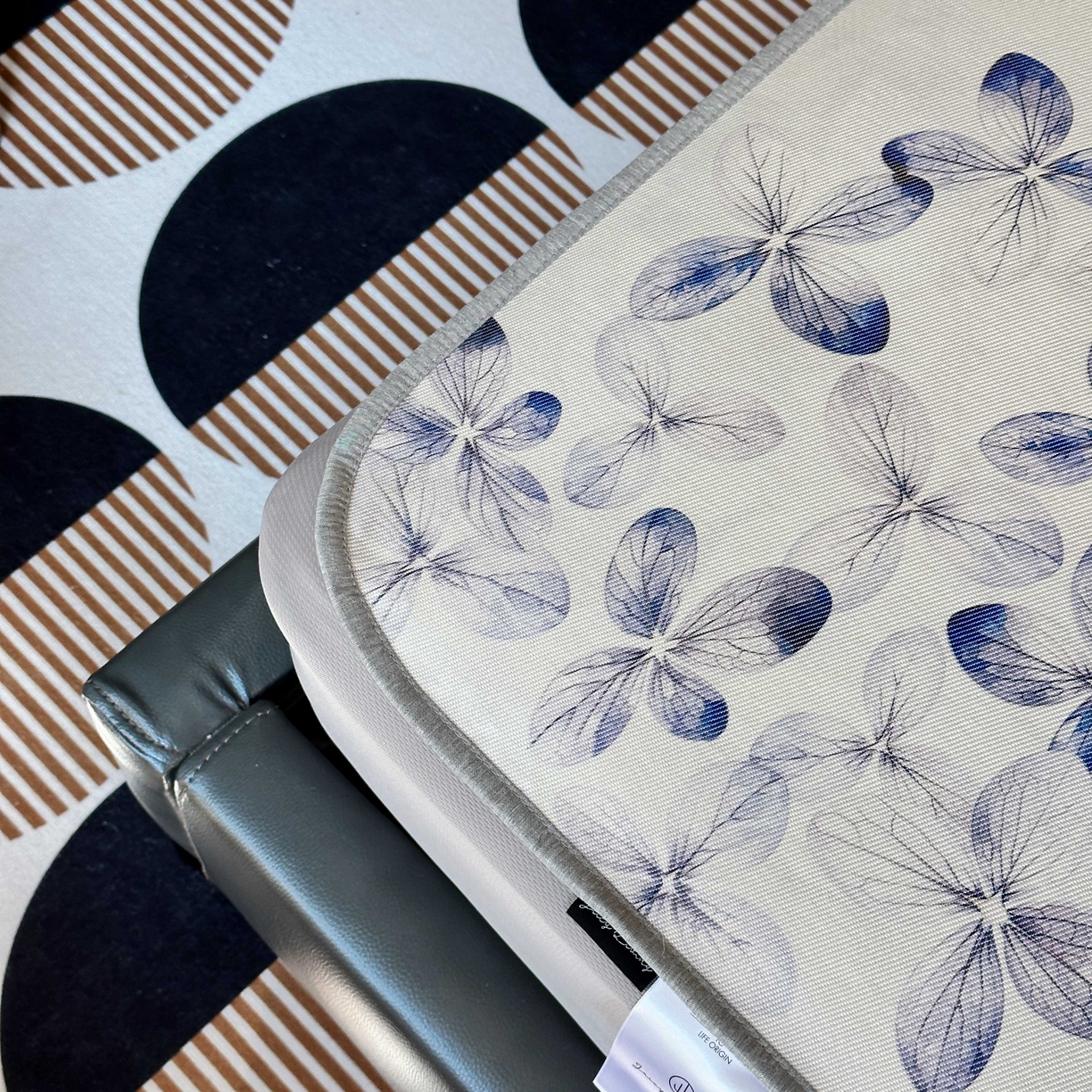 91家纺网 家纺一手货源 找家纺 JUICY 橘滋家纺 2025新款夏日高端轻奢数码冰丝奢简高级凉席床笠 爱琴海微风