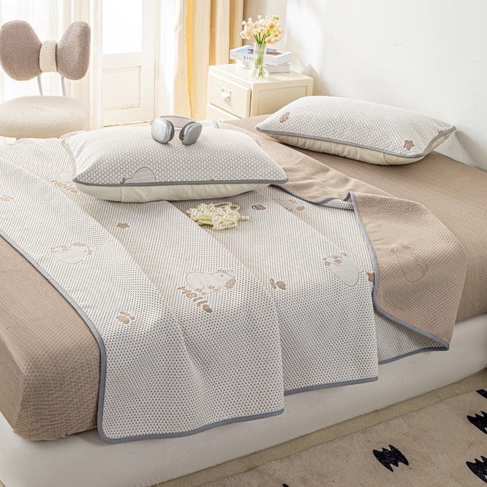 91家纺网 家纺一手货源 找家纺 梦初语 2025新款A类华夫格冰豆豆夏被子针织提花凉感夏凉被单双人空调被可机水洗 卡皮巴拉熊-卡其