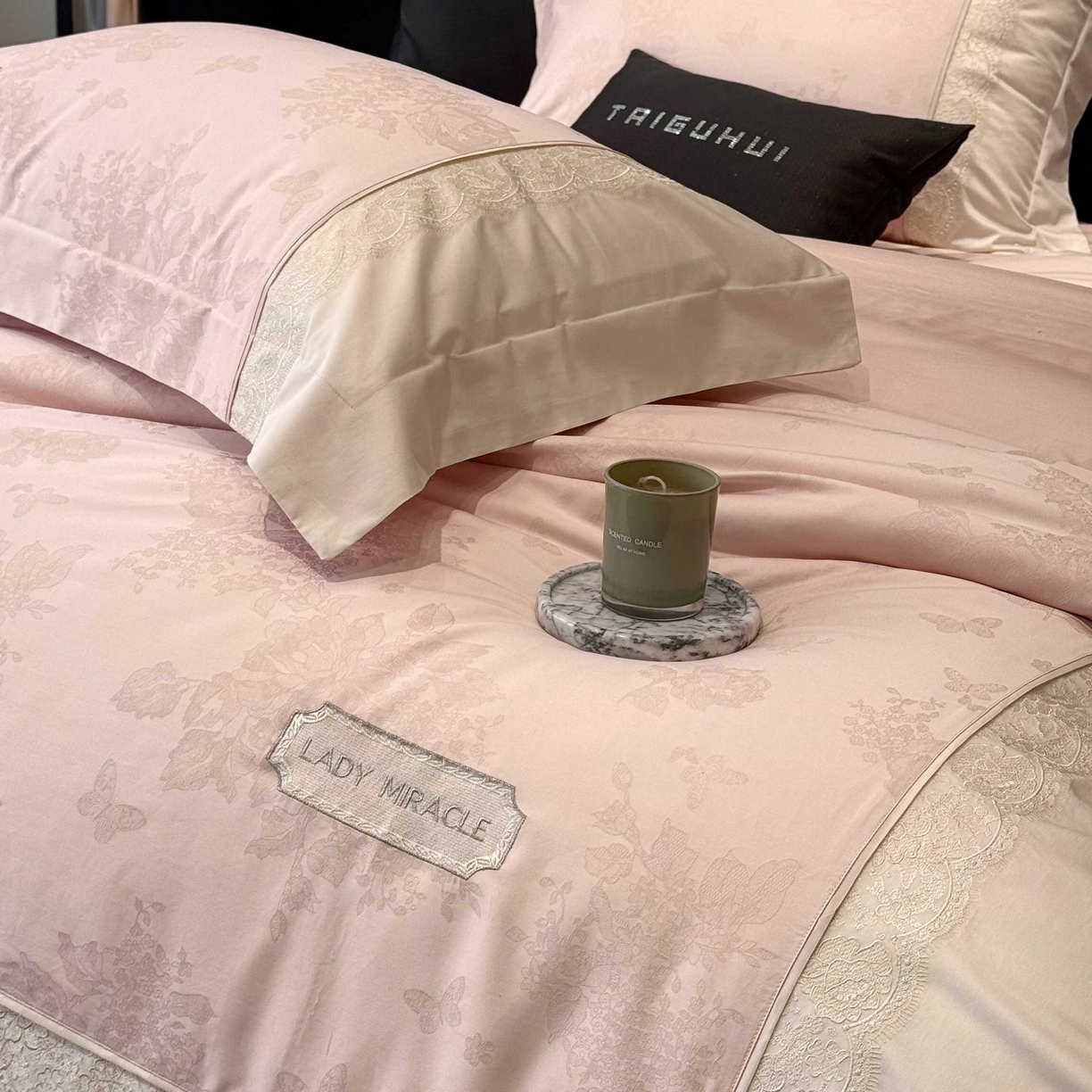 91家纺网 家纺一手货源 找家纺 （总）太古汇家居 2025新款全棉提花绣花“伊莎贝拉”系列四件套