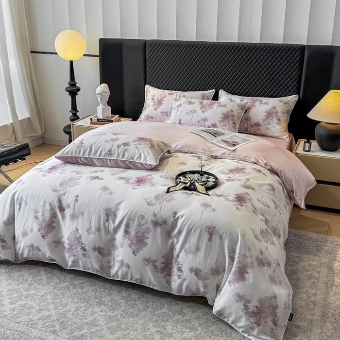 91家纺网 家纺一手货源 找家纺 芊寻家居 2025春夏新款50支莱赛尔天丝贡缎数码印花麻绳款四件套高端礼盒 魅影粉