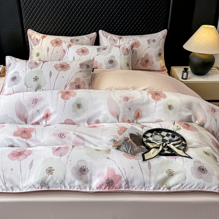 91家纺网 家纺一手货源 找家纺 芊寻家居 2025春夏新款50支莱赛尔天丝贡缎数码印花麻绳款四件套高端礼盒 花仙子粉