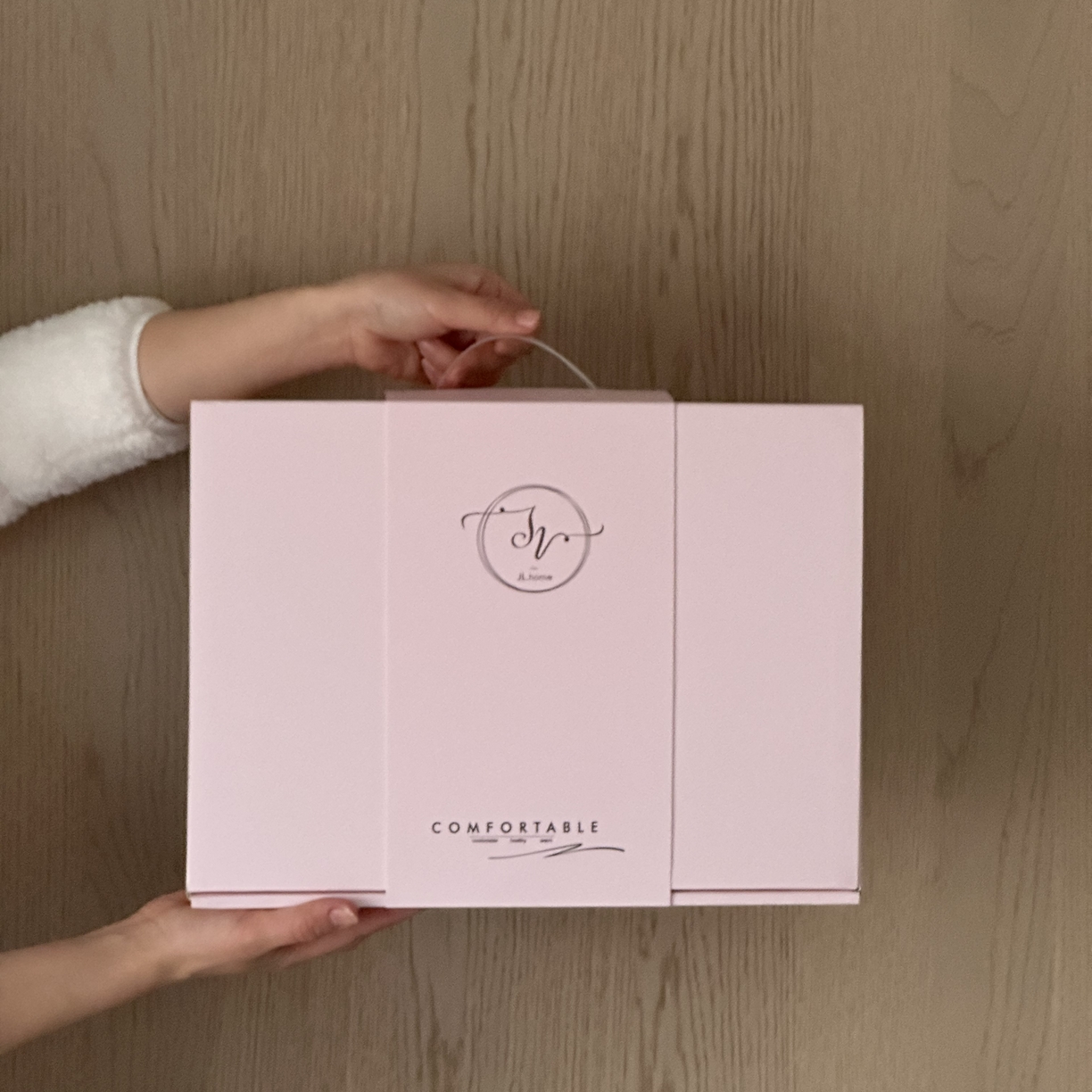 91家纺网 家纺一手货源 找家纺 （总）江涞 2025新款高端刺绣烫钻四件套-粉黛