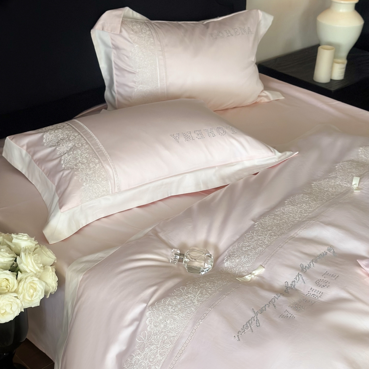 91家纺网 家纺一手货源 找家纺 （总）江涞 2025新款高端刺绣烫钻四件套-粉黛