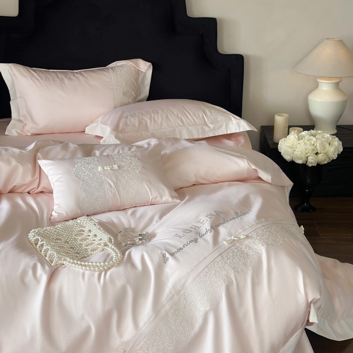 91家纺网 家纺一手货源 找家纺 （总）江涞 2025新款高端刺绣烫钻四件套-粉黛