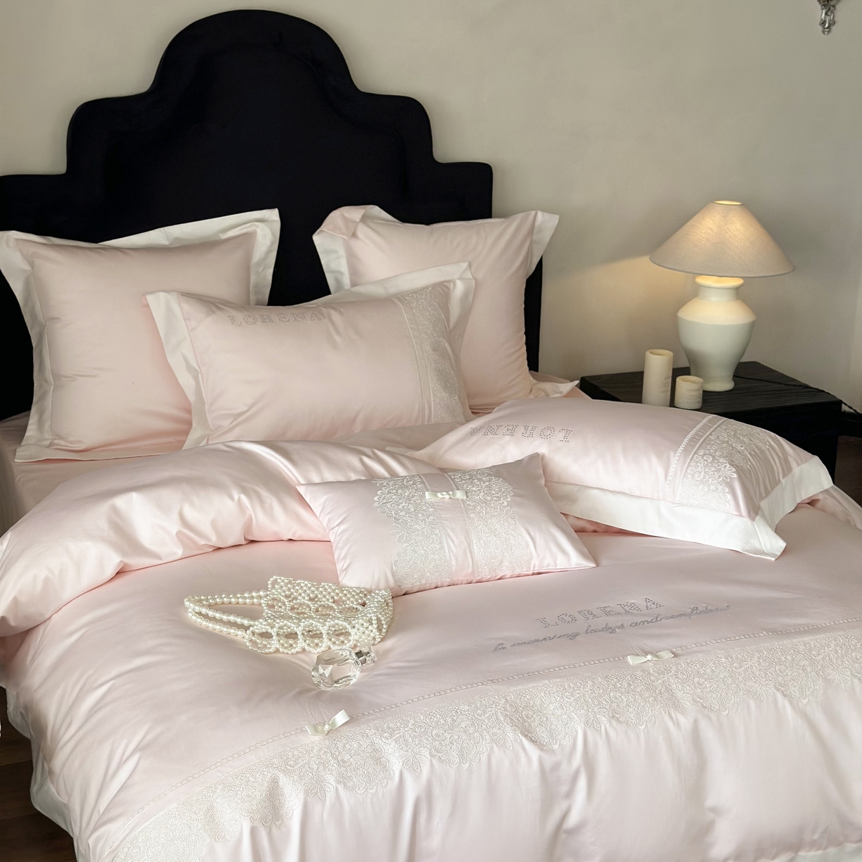 91家纺网 家纺一手货源 找家纺 （总）江涞 2025新款高端刺绣烫钻四件套-粉黛