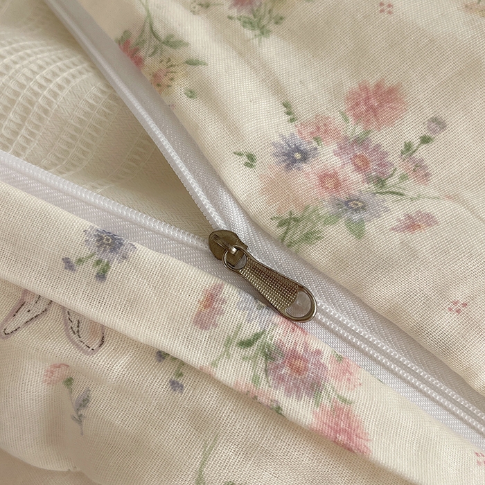 91家纺网 家纺一手货源 找家纺 瑞莱 2025夏季新款全棉纯棉有氧双层纱四件套 萝莉兔