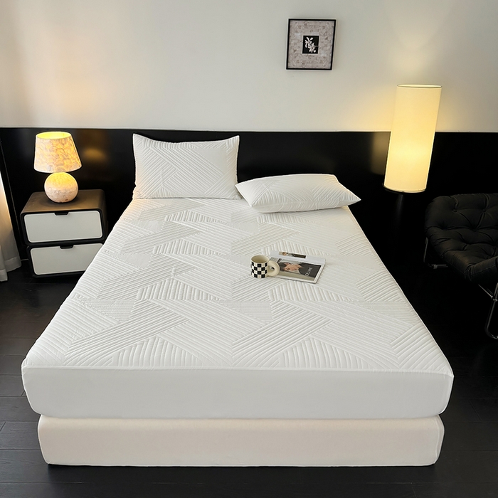 91家纺网 家纺一手货源 找家纺 十一家居 2025新款A类防水夹棉亲肤水洗棉床笠床垫保护套—几何系列 本白