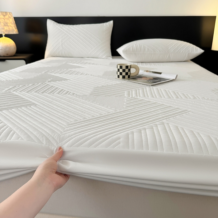 91家纺网 家纺一手货源 找家纺 十一家居 2025新款A类防水夹棉亲肤水洗棉床笠床垫保护套—几何系列 本白