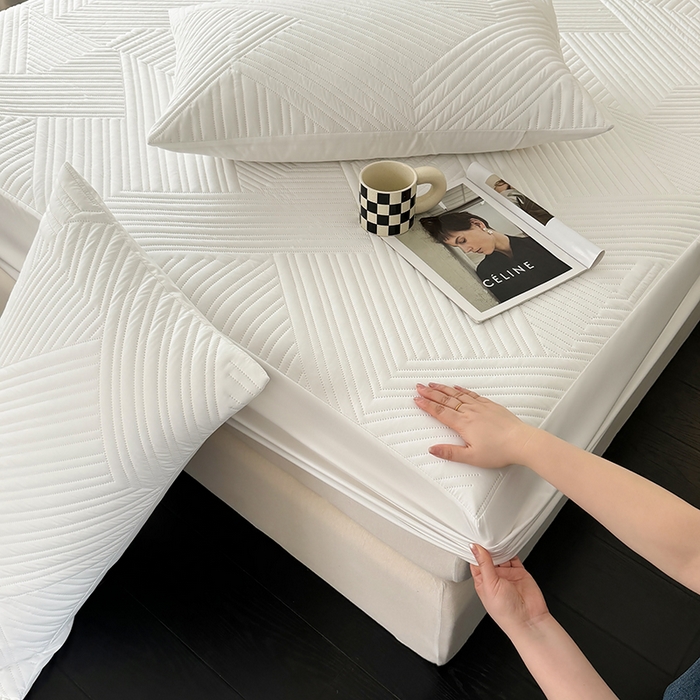 91家纺网 家纺一手货源 找家纺 十一家居 2025新款A类防水夹棉亲肤水洗棉床笠床垫保护套—几何系列 本白