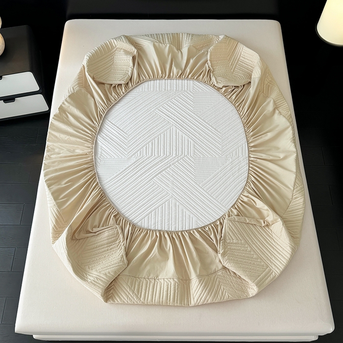 91家纺网 家纺一手货源 找家纺 十一家居 2025新款A类防水夹棉亲肤水洗棉床笠床垫保护套—几何系列 卡其