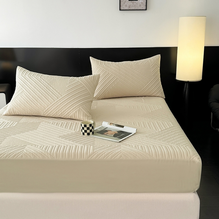 91家纺网 家纺一手货源 找家纺 十一家居 2025新款A类防水夹棉亲肤水洗棉床笠床垫保护套—几何系列 卡其