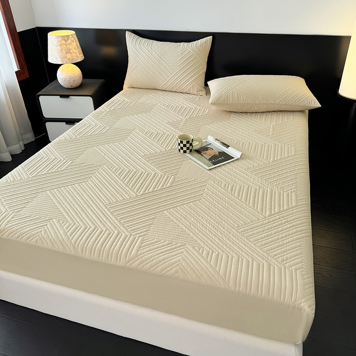 91家纺网 家纺一手货源 找家纺 十一家居 2025新款A类防水夹棉亲肤水洗棉床笠床垫保护套—几何系列 卡其