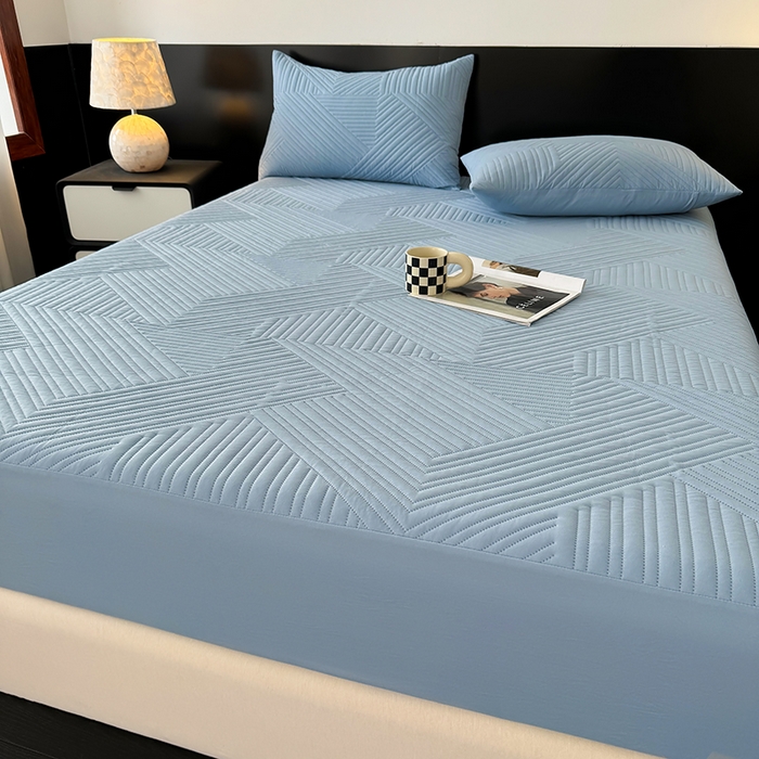 91家纺网 家纺一手货源 找家纺 十一家居 2025新款A类防水夹棉亲肤水洗棉床笠床垫保护套—几何系列 浅蓝