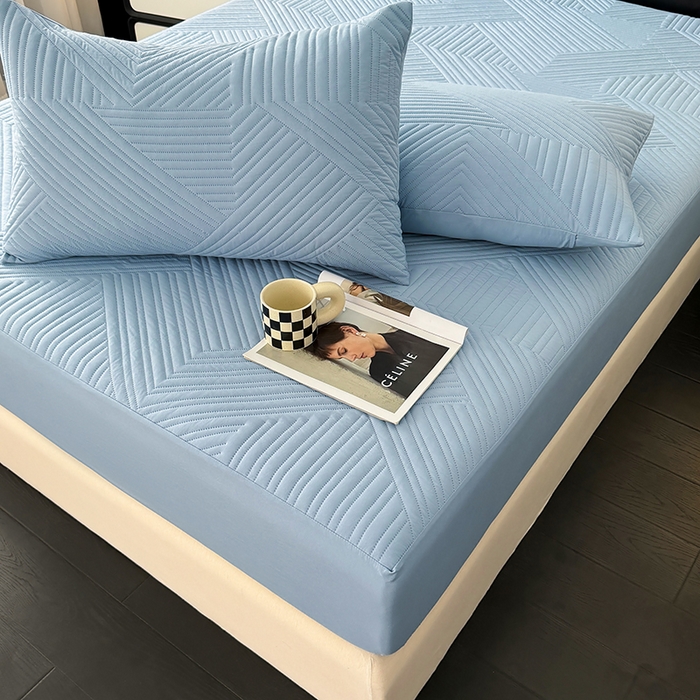 91家纺网 家纺一手货源 找家纺 十一家居 2025新款A类防水夹棉亲肤水洗棉床笠床垫保护套—几何系列 浅蓝