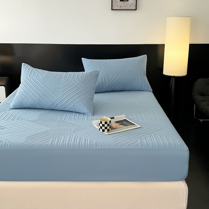 91家纺网 家纺一手货源 找家纺 十一家居 2025新款A类防水夹棉亲肤水洗棉床笠床垫保护套—几何系列 浅蓝