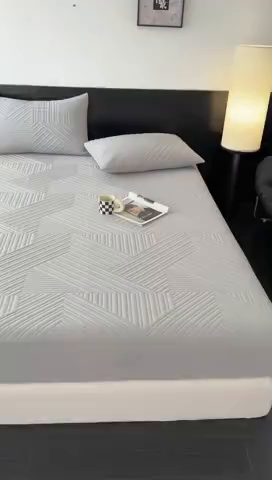 91家纺网 家纺一手货源 找家纺 十一家居 2025新款A类防水夹棉亲肤水洗棉床笠床垫保护套—几何系列 浅灰