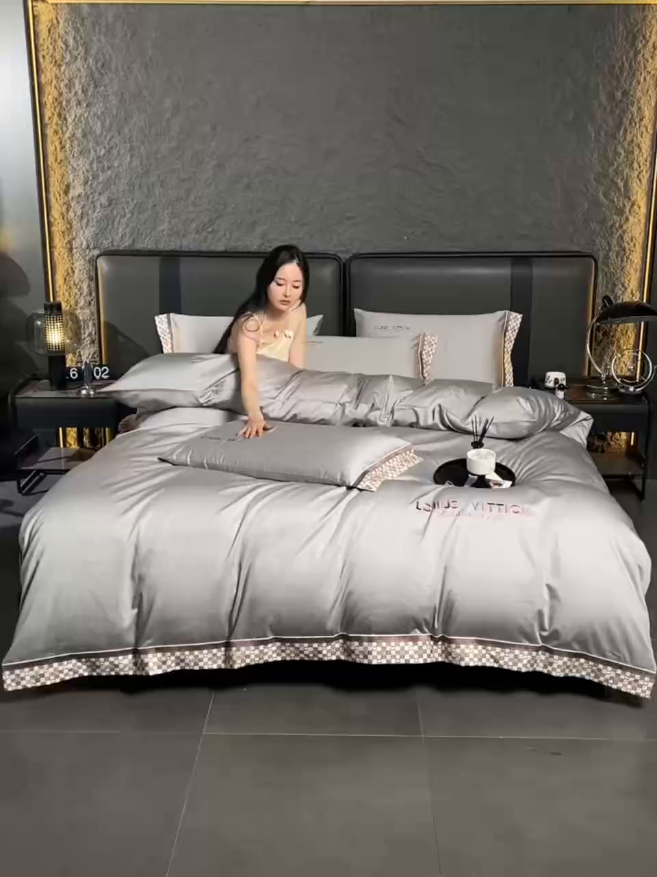 91家纺网 家纺一手货源 找家纺 瑞驰家纺 2025新款长绒棉纯棉绣花四件套-棋盘格系列 棋盘格-高级灰