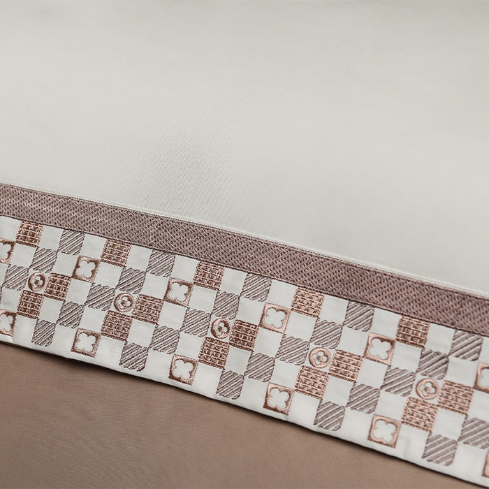 91家纺网 家纺一手货源 找家纺 瑞驰家纺 2025新款长绒棉纯棉绣花四件套-棋盘格系列 棋盘格-米黄咖