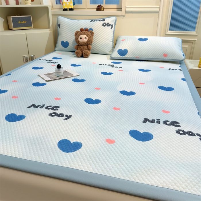 91家纺网 家纺一手货源 找家纺 喜居 2025新款A类印花凉感豆豆三明治复合款凉席席子 三明治复合款-蓝色心情