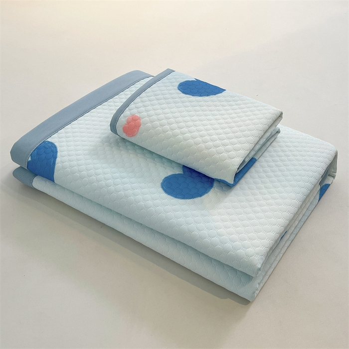 91家纺网 家纺一手货源 找家纺 喜居 2025新款A类印花凉感豆豆三明治复合款凉席席子 三明治复合款-蓝色心情