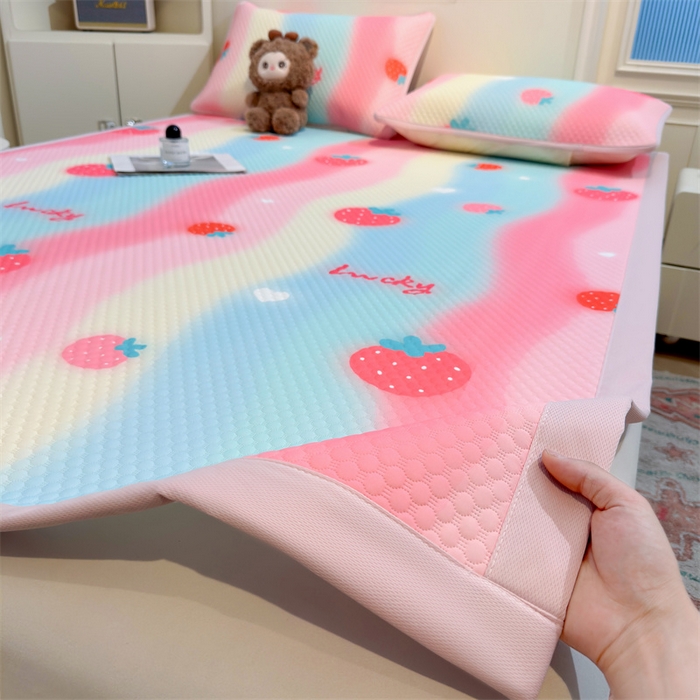 91家纺网 家纺一手货源 找家纺 喜居 2025新款A类印花凉感豆豆三明治复合款凉席席子 三明治复合款-彩虹草莓