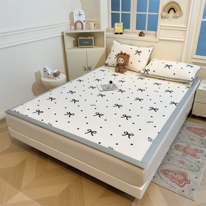 91家纺网 家纺一手货源 找家纺 喜居 2025新款A类印花凉感豆豆三明治复合款凉席席子 三明治复合款-波点蝴蝶结