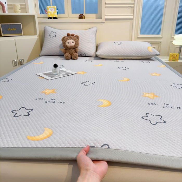 91家纺网 家纺一手货源 找家纺 喜居 2025新款A类印花凉感豆豆三明治复合款凉席席子 三明治复合款-星月