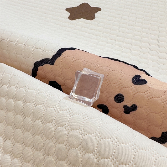 91家纺网 家纺一手货源 找家纺 喜居 2025新款A类印花凉感豆豆三明治复合款凉席席子 三明治复合款-小熊宝