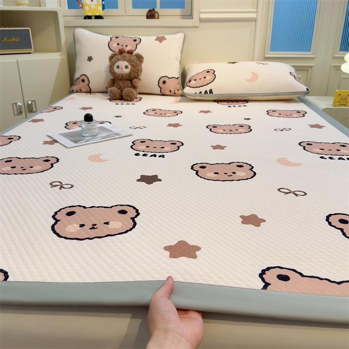 91家纺网 家纺一手货源 找家纺 喜居 2025新款A类印花凉感豆豆三明治复合款凉席席子 三明治复合款-小熊宝