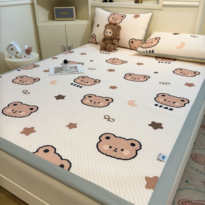 91家纺网 家纺一手货源 找家纺 喜居 2025新款A类印花凉感豆豆三明治复合款凉席席子 三明治复合款-小熊宝