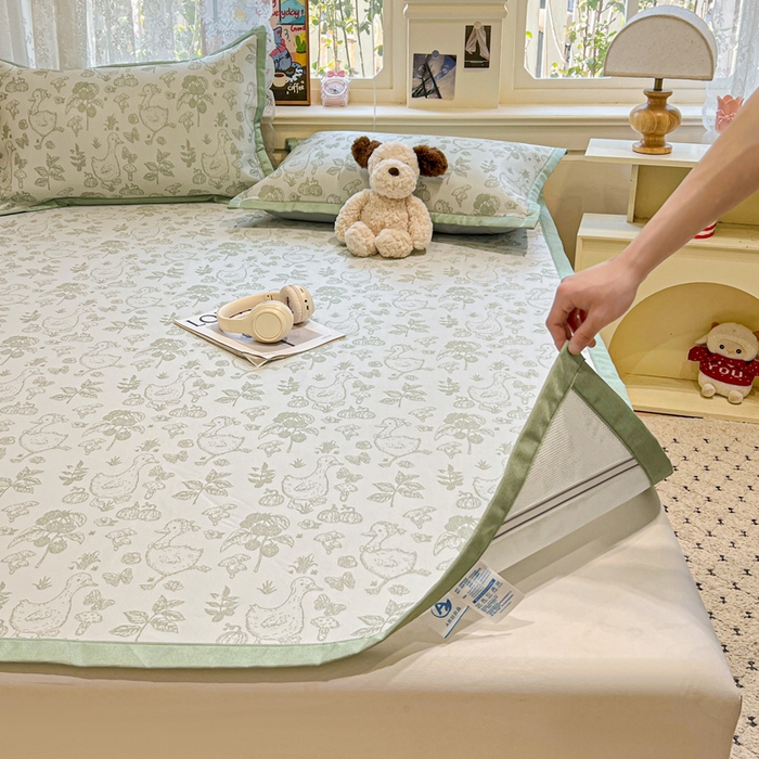 91家纺网 家纺一手货源 找家纺 2025新款A类高分子色织提花软凉席（平铺床席款） 鹅夫人-绿