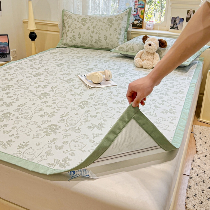 91家纺网 家纺一手货源 找家纺 2025新款A类高分子色织提花软凉席（平铺床席款） 鹅夫人-绿