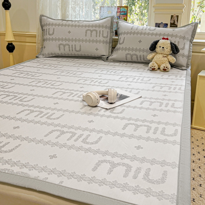 91家纺网 家纺一手货源 找家纺 2025新款A类高分子色织提花软凉席（平铺床席款） 格蕾女孩