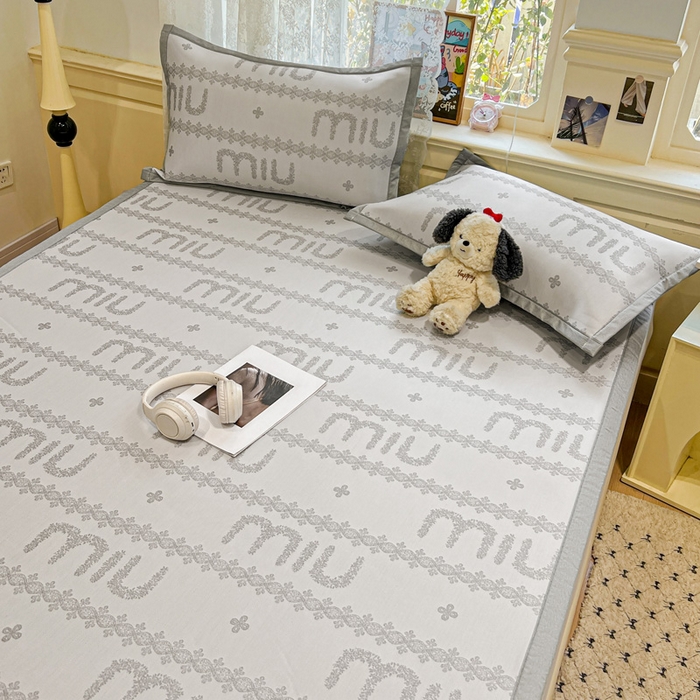 91家纺网 家纺一手货源 找家纺 2025新款A类高分子色织提花软凉席（平铺床席款） 格蕾女孩