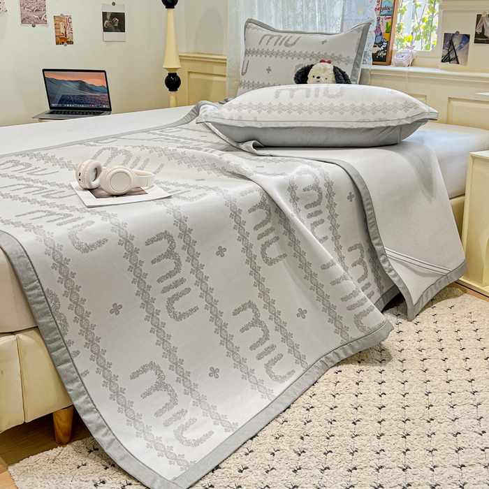 91家纺网 家纺一手货源 找家纺 2025新款A类高分子色织提花软凉席（平铺床席款） 格蕾女孩