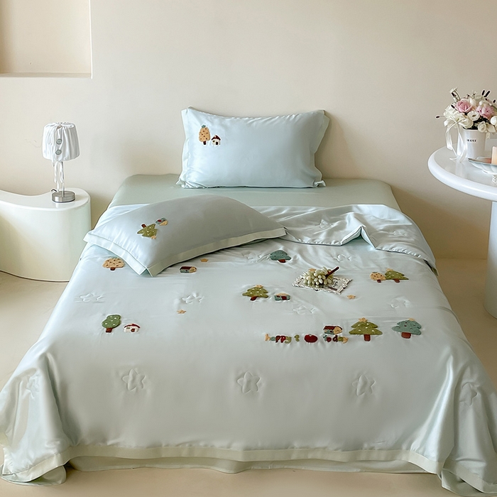 91家纺网 家纺一手货源 找家纺 FORTWO家纺原创设计（FOR TWO家纺） 2025新款60S兰精天丝断角款纯色毛巾绣夏被夏凉被空调被 许愿树