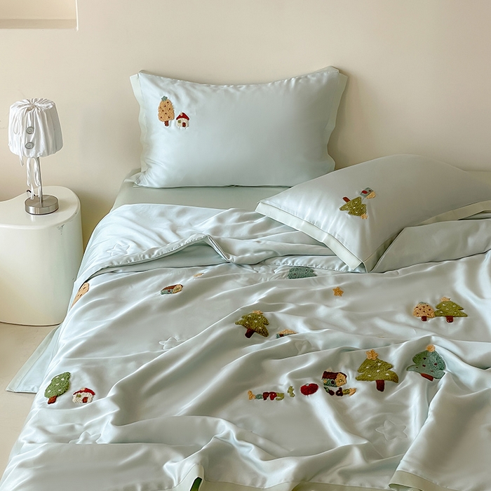 91家纺网 家纺一手货源 找家纺 FORTWO家纺原创设计（FOR TWO家纺） 2025新款60S兰精天丝断角款纯色毛巾绣夏被夏凉被空调被 许愿树