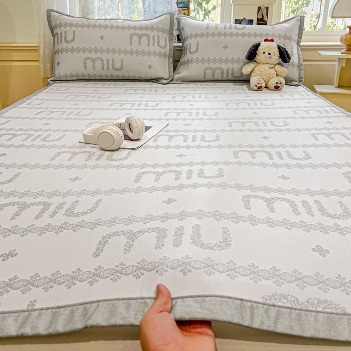 91家纺网 家纺一手货源 找家纺 2025新款A类高分子色织提花软凉席（平铺床席款） 格蕾女孩