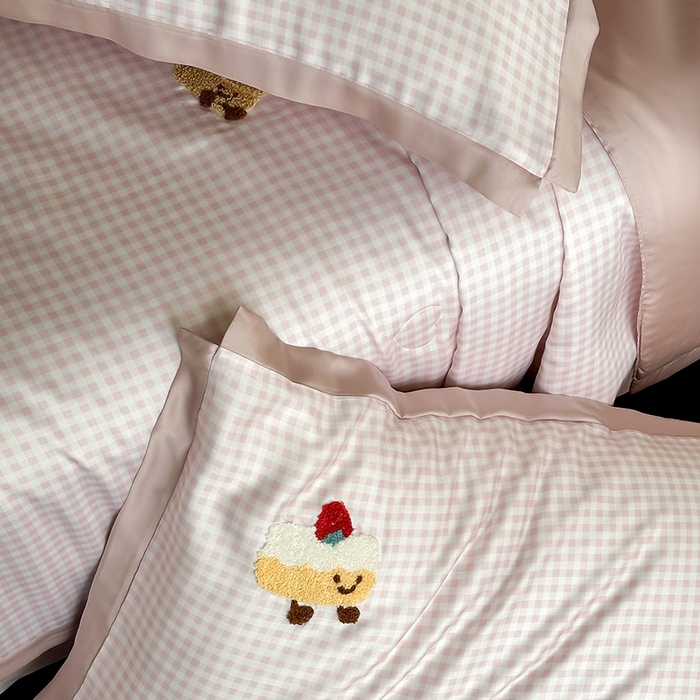 91家纺网 家纺一手货源 找家纺 （总）FORTWO家纺原创设计（FOR TWO家纺） 2025新款60S兰精天丝断角款格子毛巾绣夏被夏凉被空调被