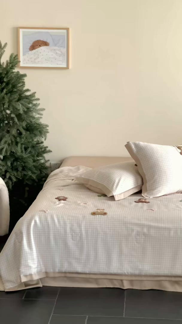 91家纺网 家纺一手货源 找家纺 FORTWO家纺原创设计（FOR TWO家纺） 2025新款60S兰精天丝断角款格子毛巾绣夏被夏凉被空调被 小熊派对