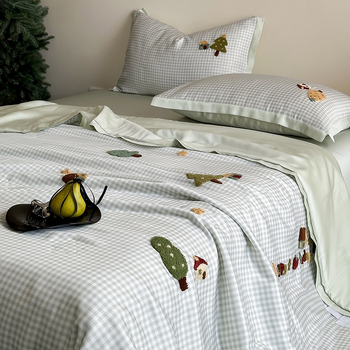 91家纺网 家纺一手货源 找家纺 FORTWO家纺原创设计（FOR TWO家纺） 2025新款60S兰精天丝断角款格子毛巾绣夏被夏凉被空调被 星星树