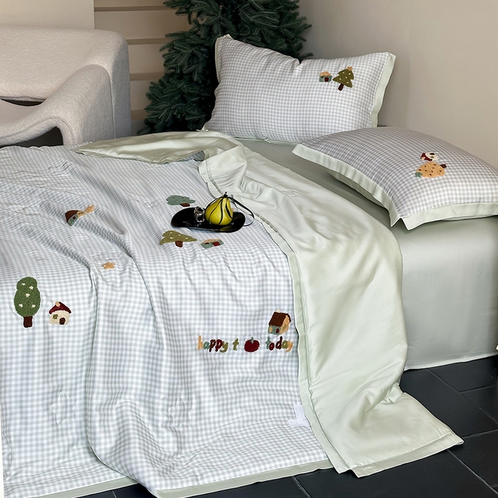 91家纺网 家纺一手货源 找家纺 FORTWO家纺原创设计（FOR TWO家纺） 2025新款60S兰精天丝断角款格子毛巾绣夏被夏凉被空调被 星星树