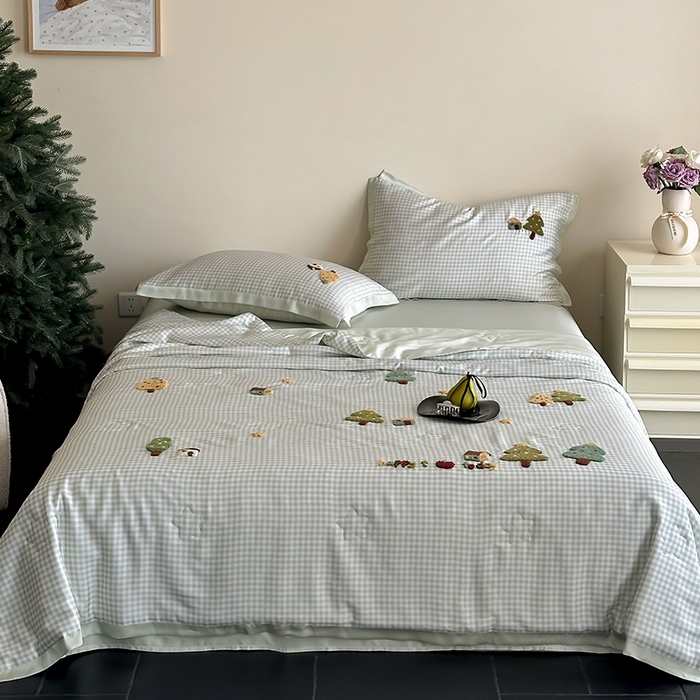 91家纺网 家纺一手货源 找家纺 FORTWO家纺原创设计（FOR TWO家纺） 2025新款60S兰精天丝断角款格子毛巾绣夏被夏凉被空调被 星星树