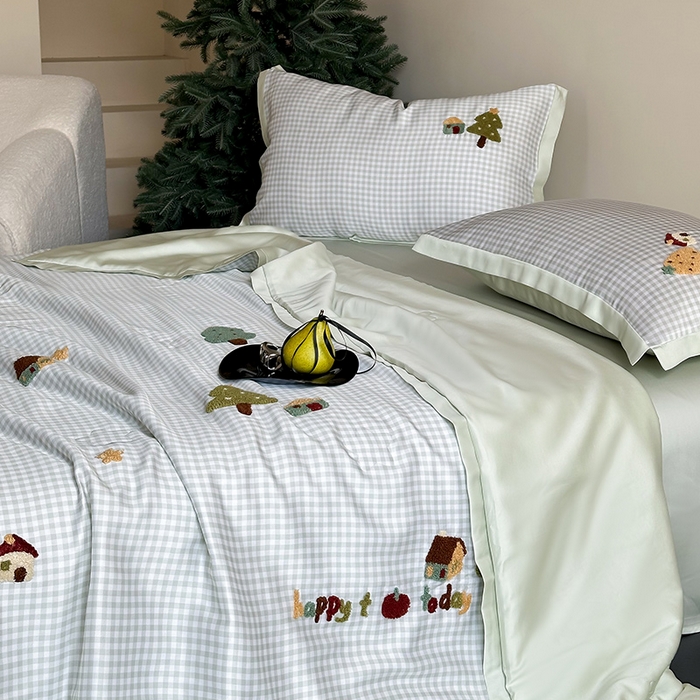 91家纺网 家纺一手货源 找家纺 FORTWO家纺原创设计（FOR TWO家纺） 2025新款60S兰精天丝断角款格子毛巾绣夏被夏凉被空调被 星星树