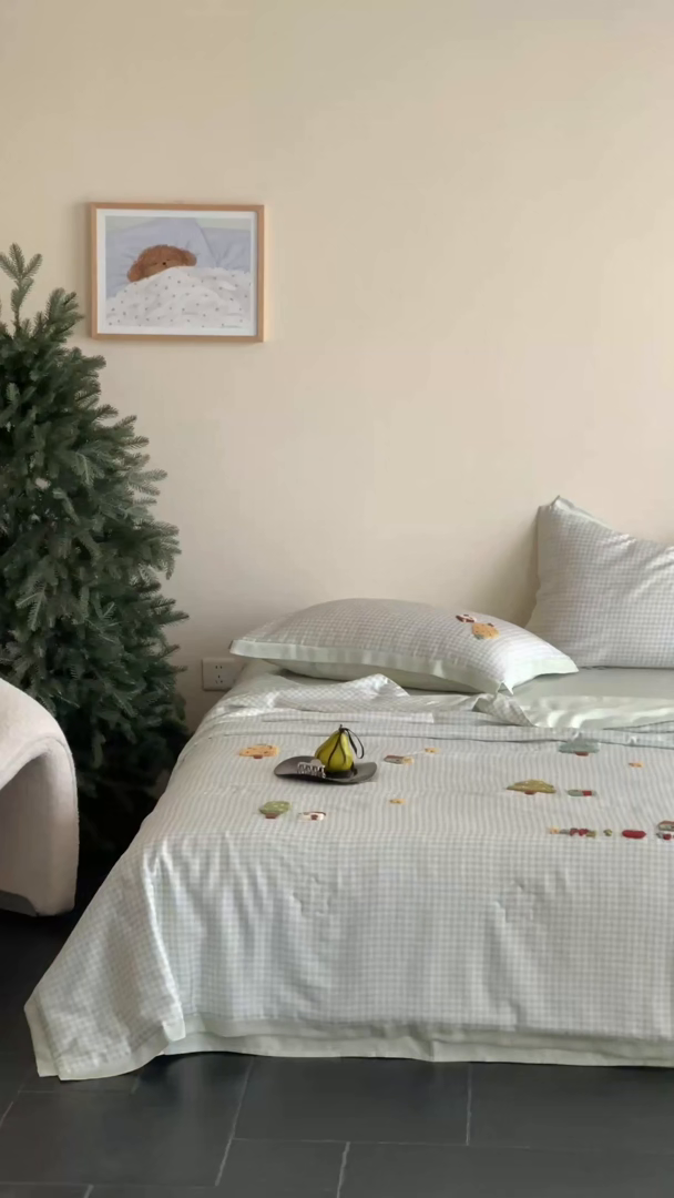 91家纺网 家纺一手货源 找家纺 FORTWO家纺原创设计（FOR TWO家纺） 2025新款60S兰精天丝断角款格子毛巾绣夏被夏凉被空调被 星星树